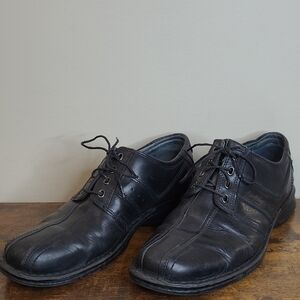 Clarks Black Touareg Leather Lace-Up Oxfords size 10.5
